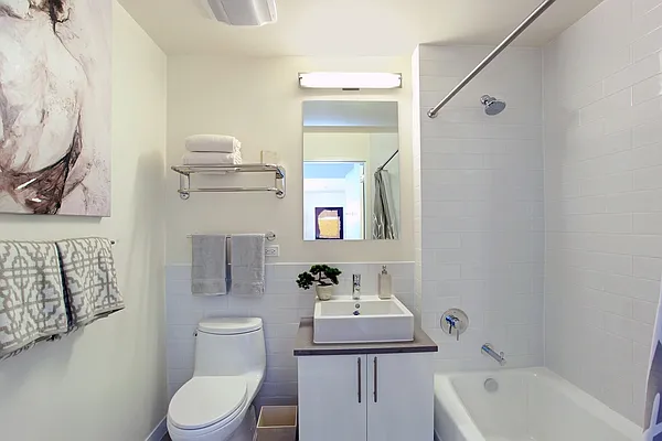 Rented by Red Apple Group | media 24