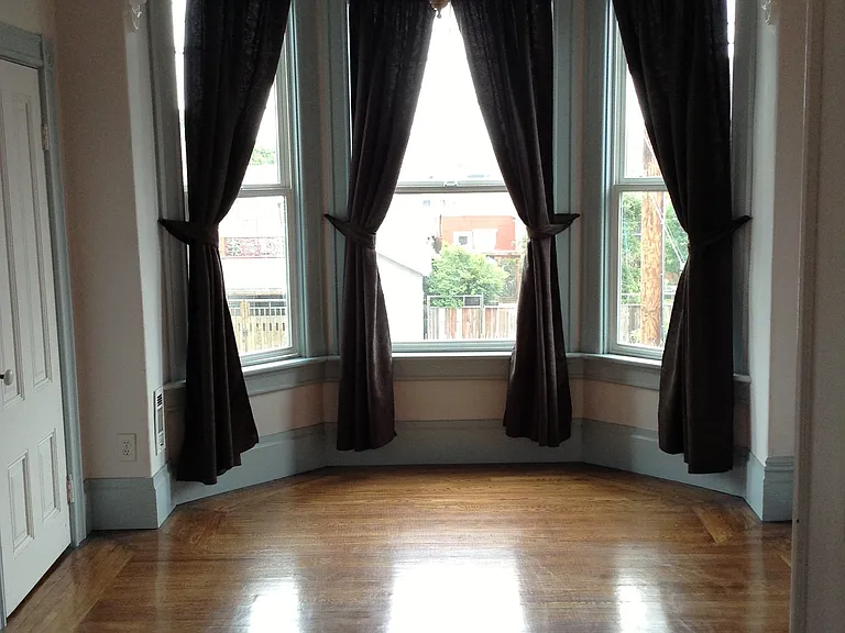 1113 Wood St #1 — Photo 2