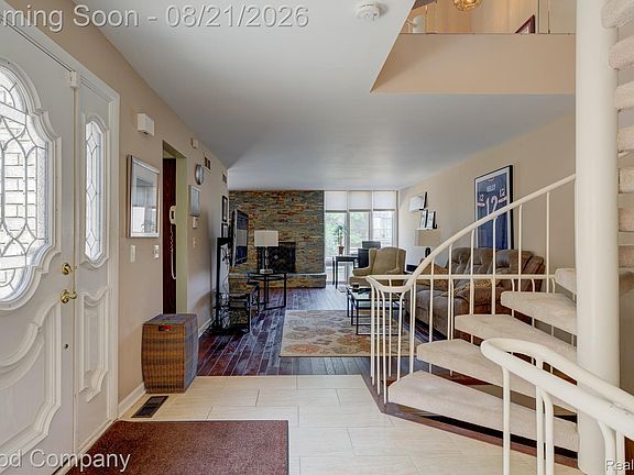 3rd image of 1277 Oakwood Ct