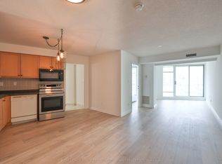 650 Queens Quay W #302, Toronto, ON M5V 3N2