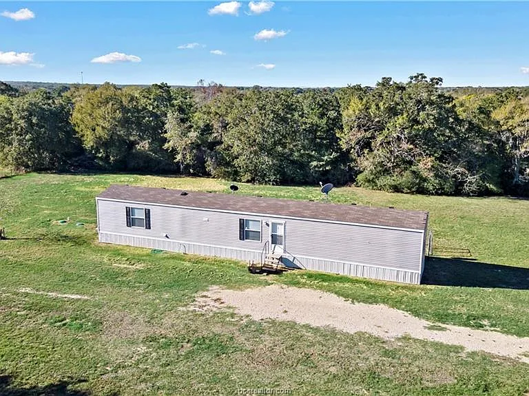 3933 N Graham Rd — Photo 2