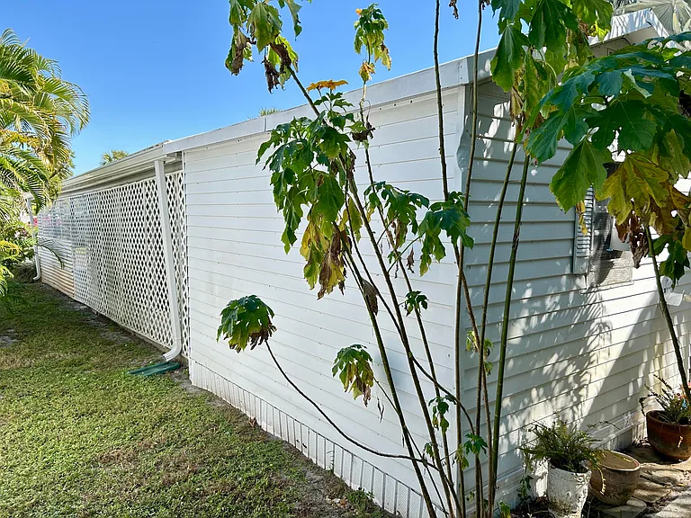 425 E Bougainvillea Dr — Photo 10