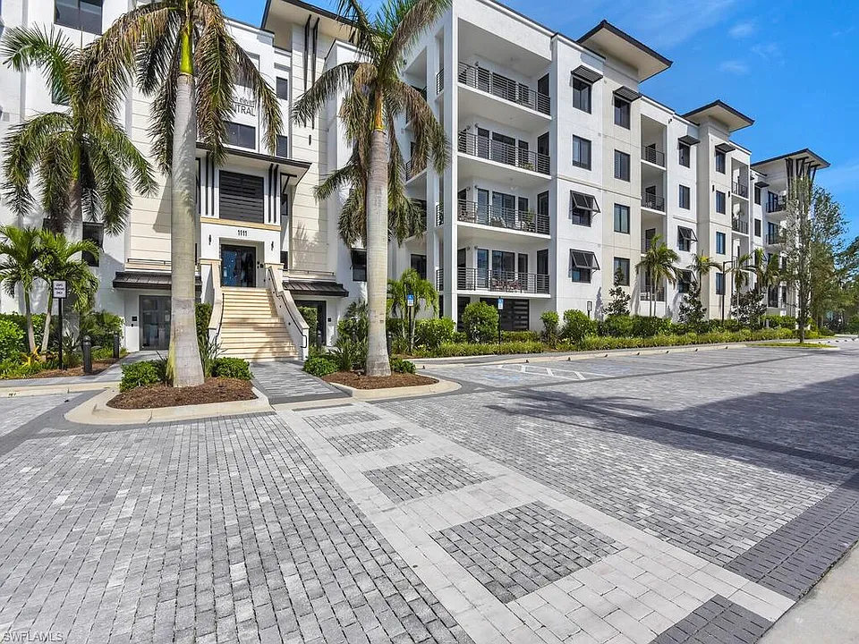 1111 Central Ave #216