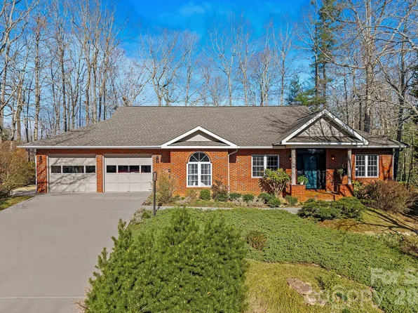 306 Croydon Dr, Hendersonville, NC 28791