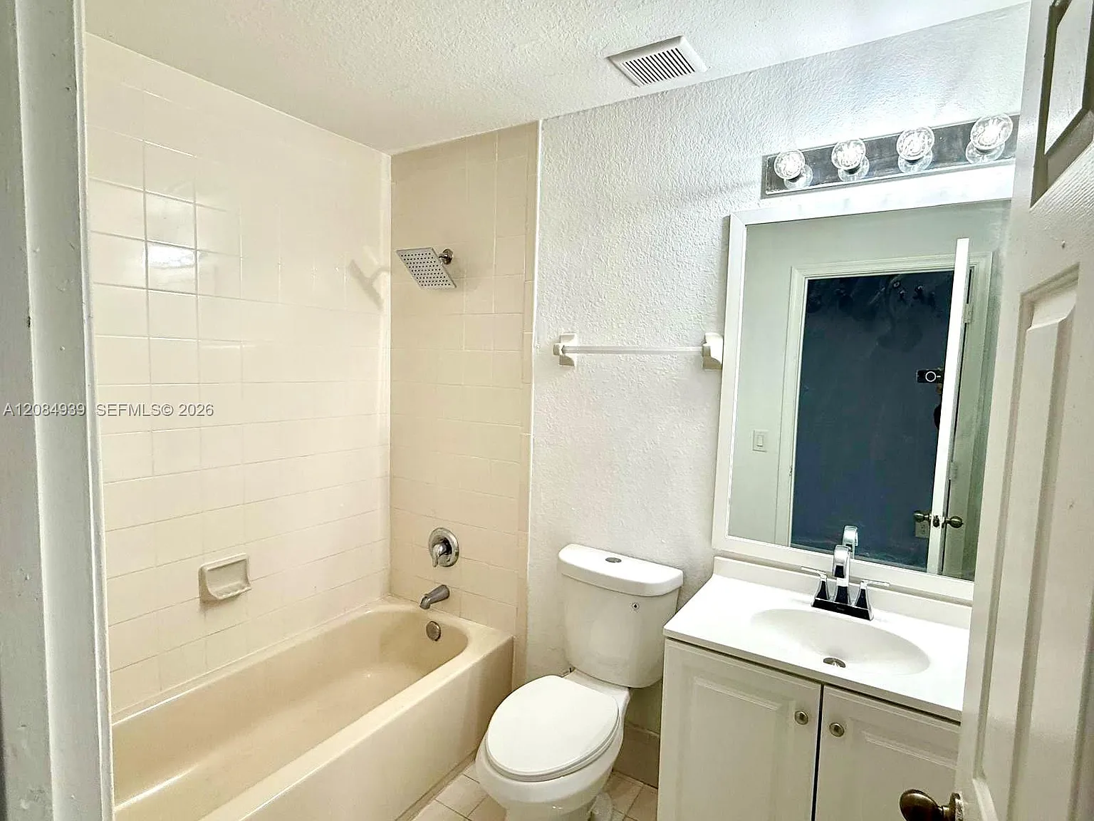 Shoma Townhomes At Keysco — Photo 2