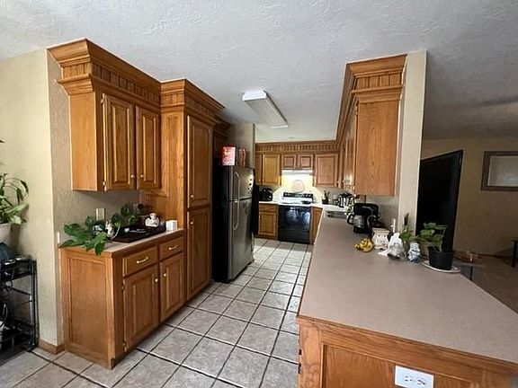 5th image of 107 W Husband Ct