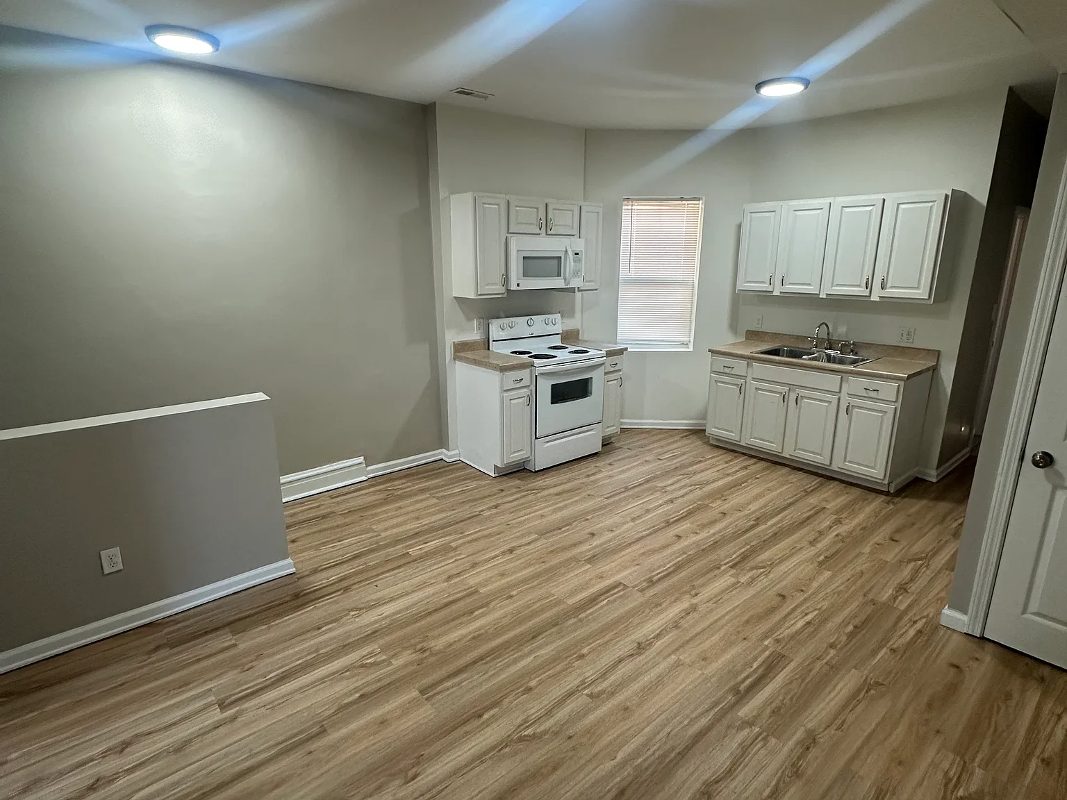 2 bed, 800 sqft, $975 — Photo 2