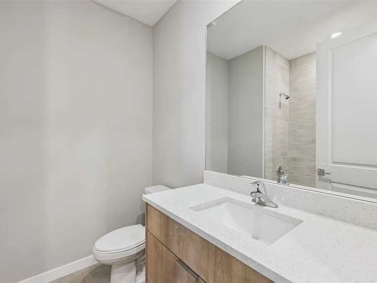 544 N Bumby Ave #5 — Photo 15