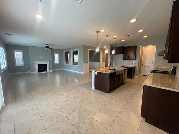 4th image of 1423 Skibbereen Way