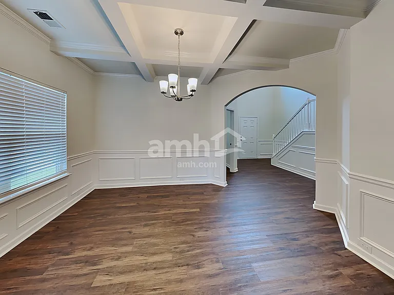 1157 Paramount Dr — Photo 4