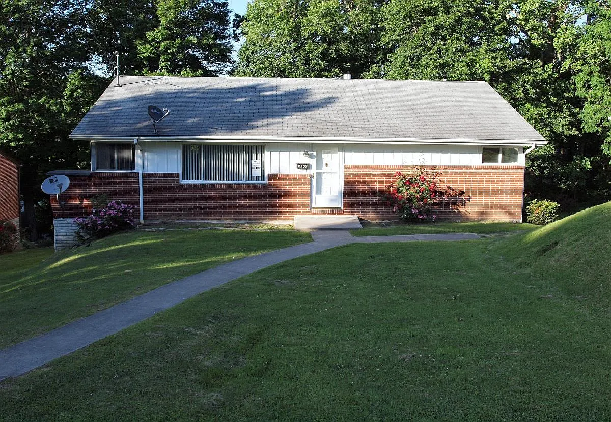 2509 Grandview St photo 1