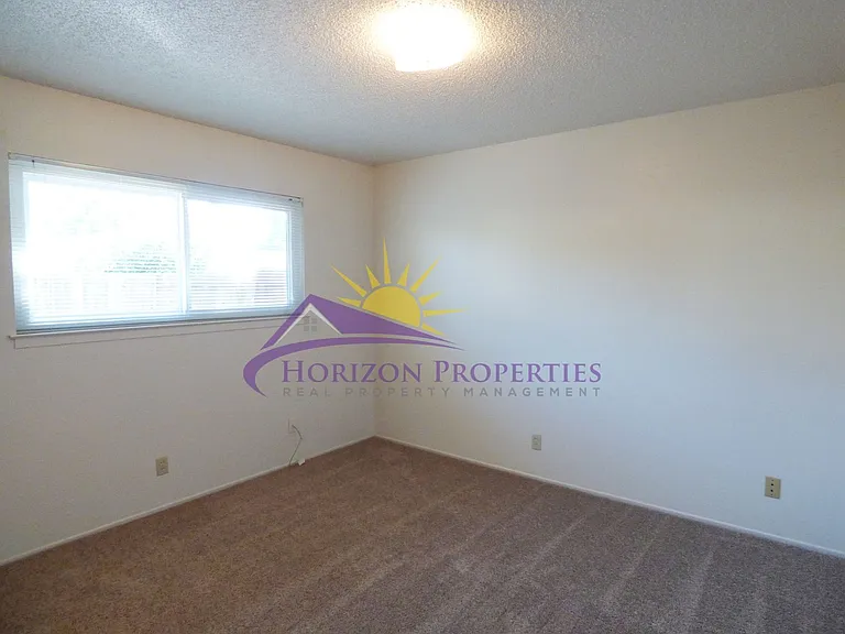 1430-1432 Topaz Way — Photo 15