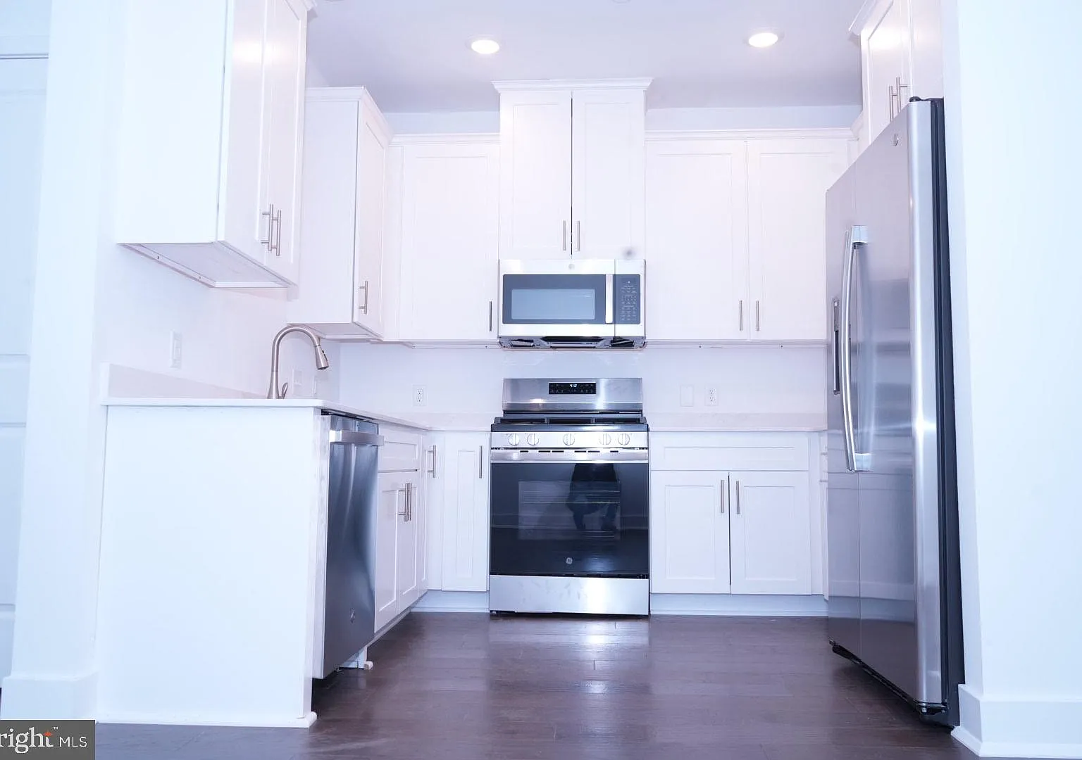 2 bed, 2.0 bath, 1300 sqft, $2,950 — Photo 1