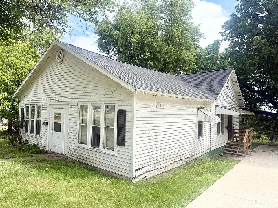 823 E I St #3