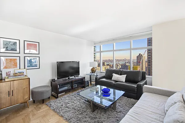 Rented by Halstead Real Estate | media 11