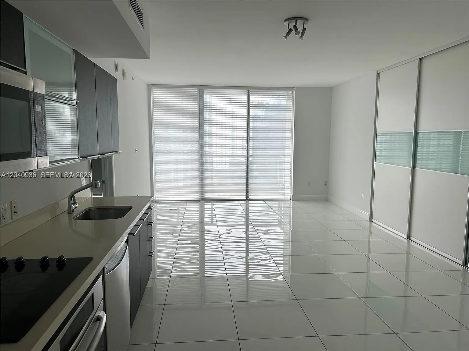 Ivy Condo — Photo 4