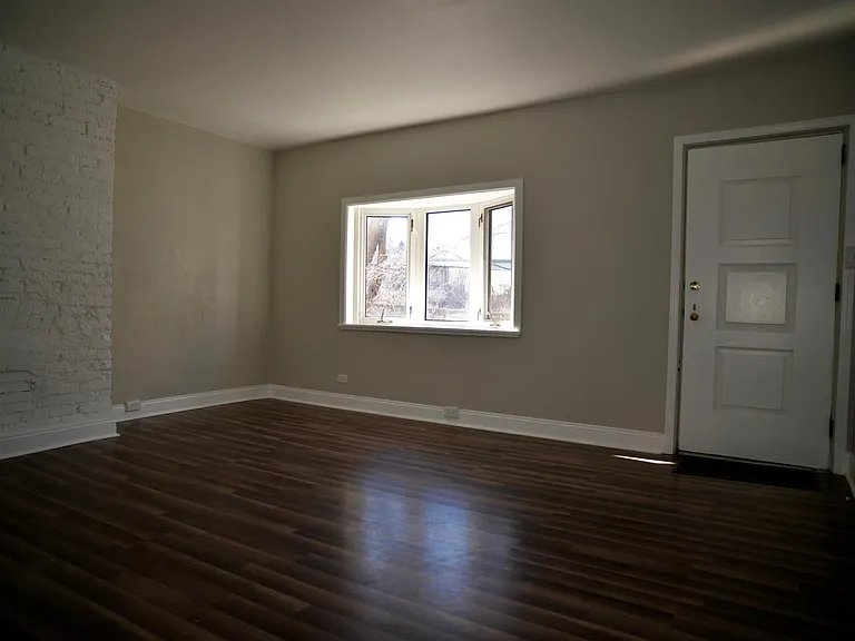 467 Taylor St — Photo 2