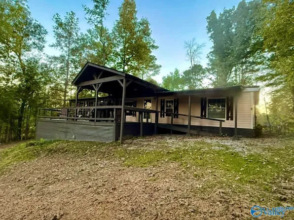 945 Tammy Trl, Gadsden, AL 35901