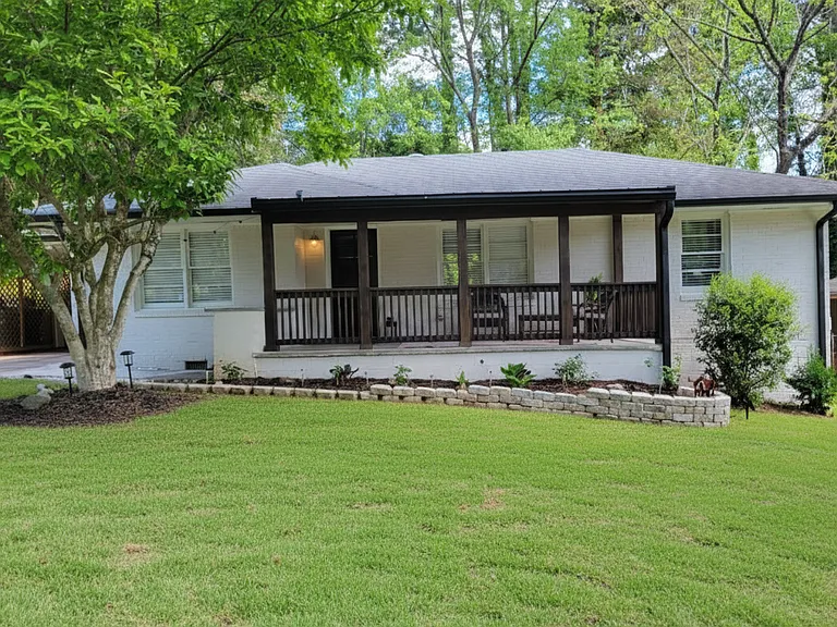 2116 Trailwood Rd — Photo 2