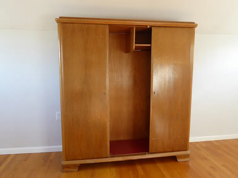 closet/armoire
