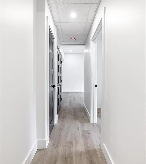 138 King St W #203 — Photo 18