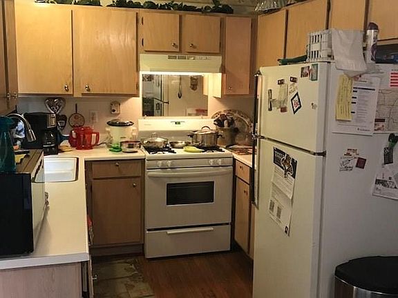 2nd image of 684 Anne Lane #39c