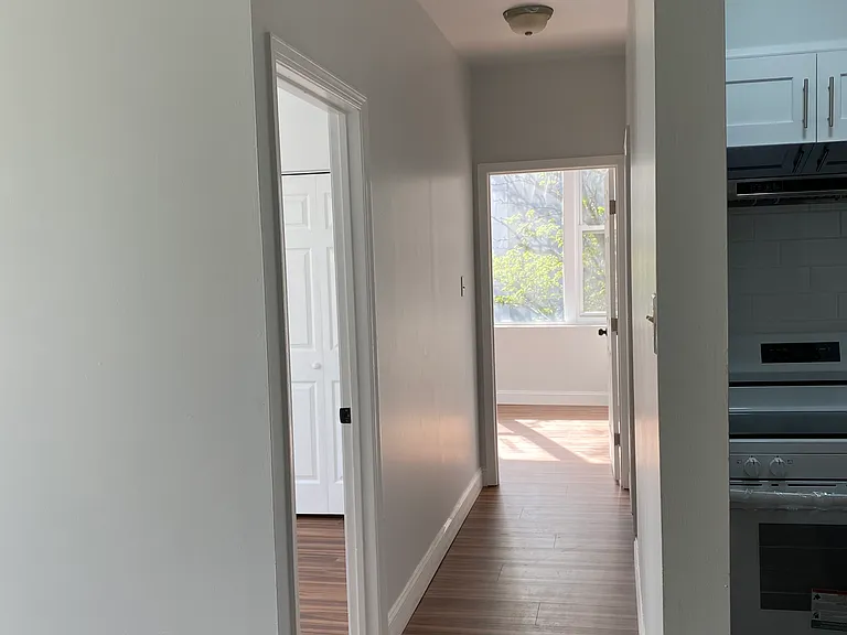 1231 Race St #3B — Photo 1