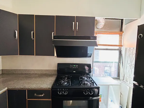 71-11 Yellowstone Boulevard image 5 of 9