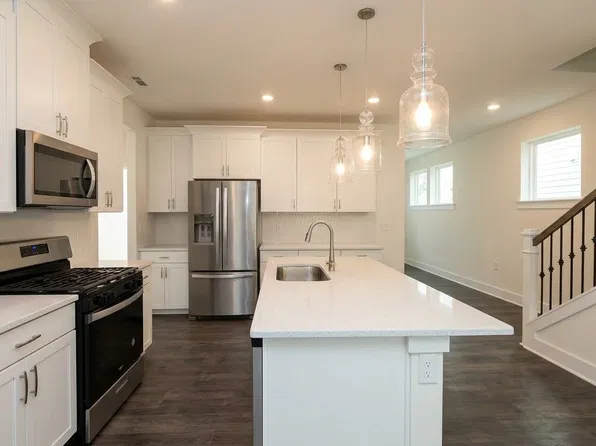 435 Clark Creek Ln, Cary, NC 27519