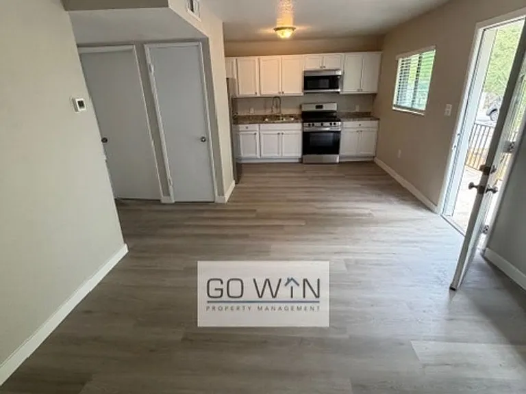 1537 W Pierce St — Photo 9
