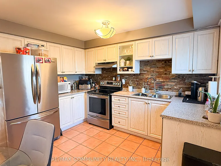 66 McGonigal Ln — Photo 1