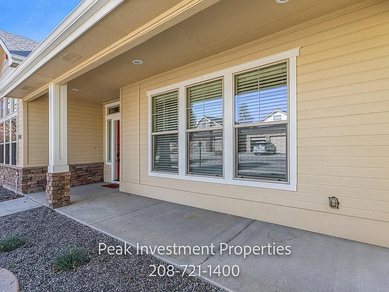 4721 S Silvermaple Ave — Photo 12