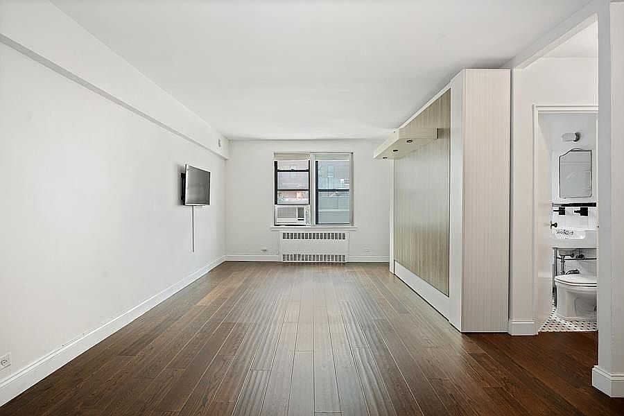 1st image of 50 E 8th St APT 3-V