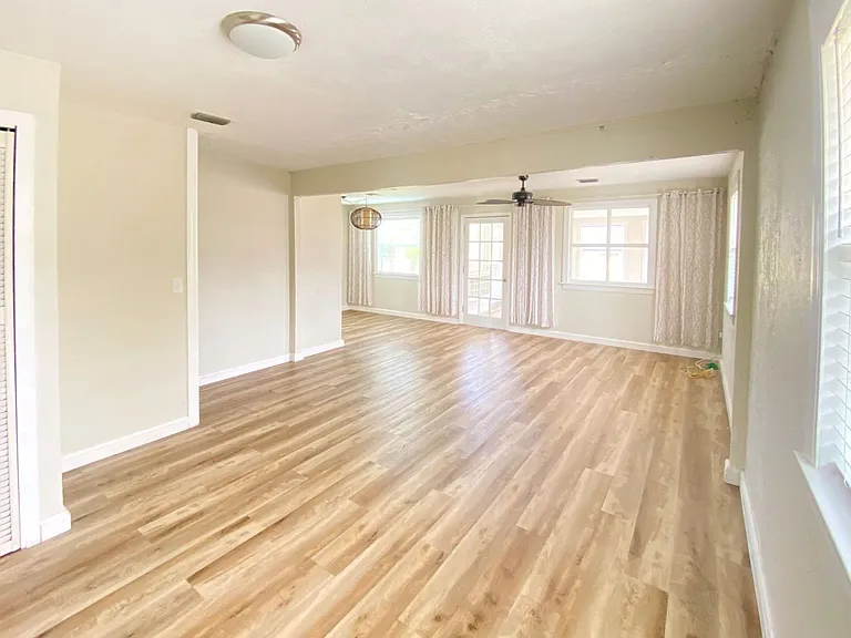 70 Brooks Dr — Photo 8