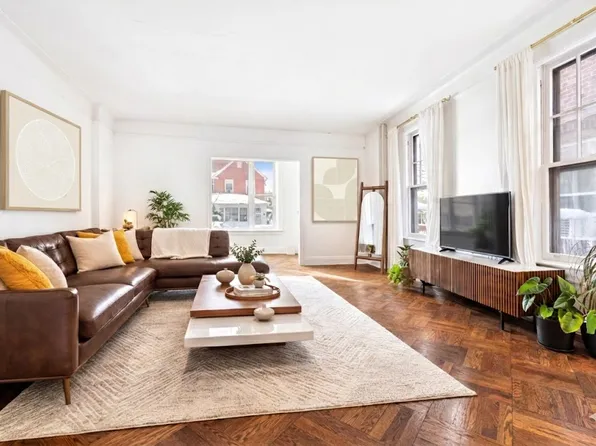 527 East 38th Street image 1 of 13