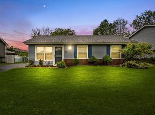 221 Lafayette Dr, Bolingbrook, IL 60440