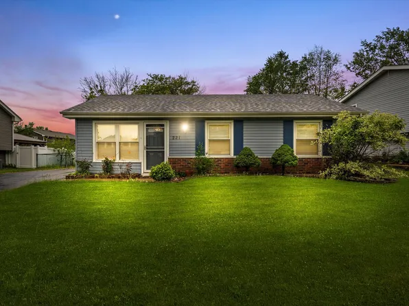 221 Lafayette Dr, Bolingbrook, IL 60440
