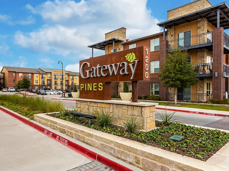 Gateway Pines — Photo 44