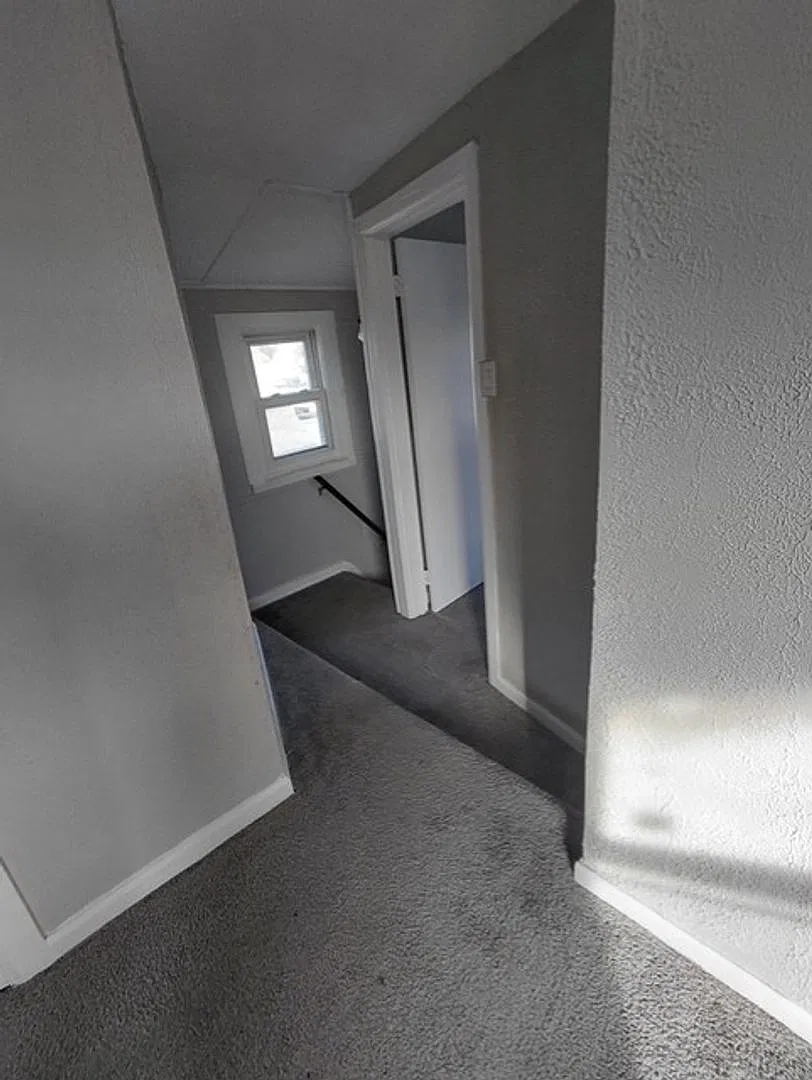 4 Bedroom Single Family Home — Photo 4