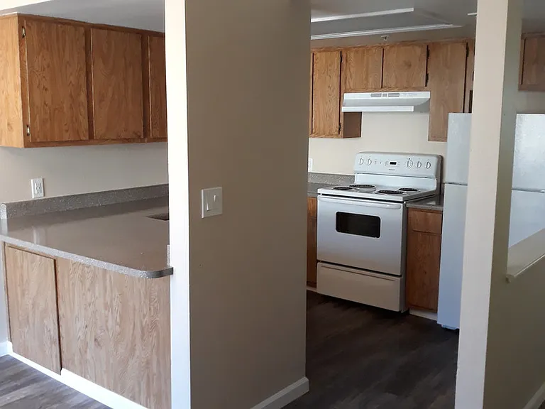 1601 Hood Rd — Photo 3
