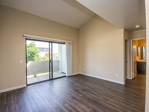 3rd image of 2657-2659 Jefferson St #9-205