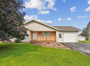 719 S 4th St, Osage, IA 50461