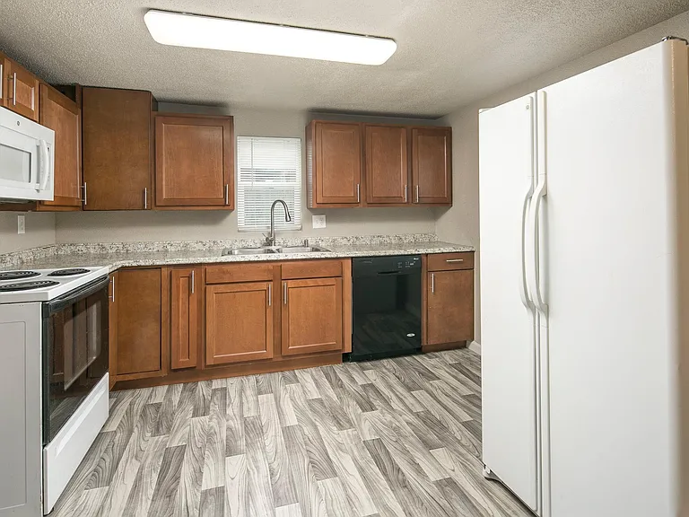 108 S Dorothy Ave — Photo 8