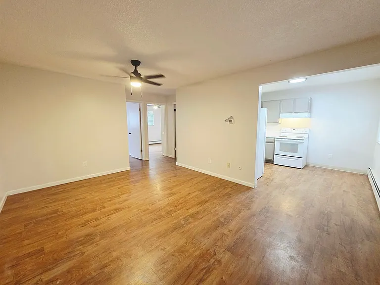 Mead Apartments — Photo 9