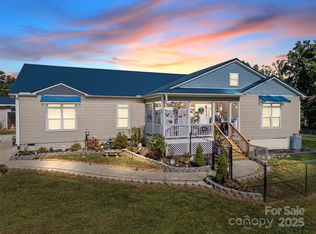 1154 N Ridge Rd, Hendersonville, NC 28792