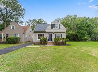 1004 Woodview Rd, Cleveland Heights, OH 44121