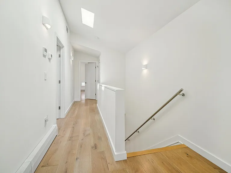 66B Henry Ave — Photo 17
