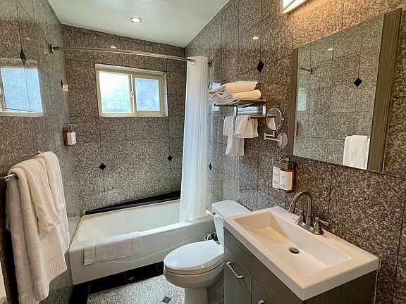 5th image of 1730 N La Brea Ave #106