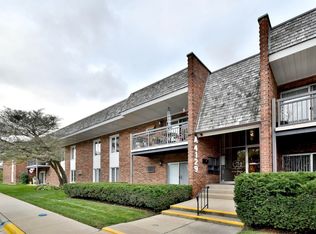 4129 Saratoga Ave APT 101, Downers Grove, IL 60515