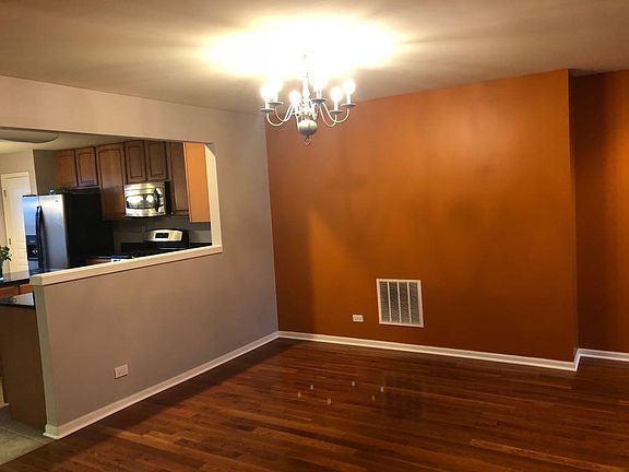 3rd image of 125 Bristol Ln